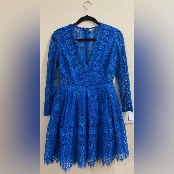 ASOS. Long Sleeve Lace Mini Dress. Size: 6. - Picture 3 of 10